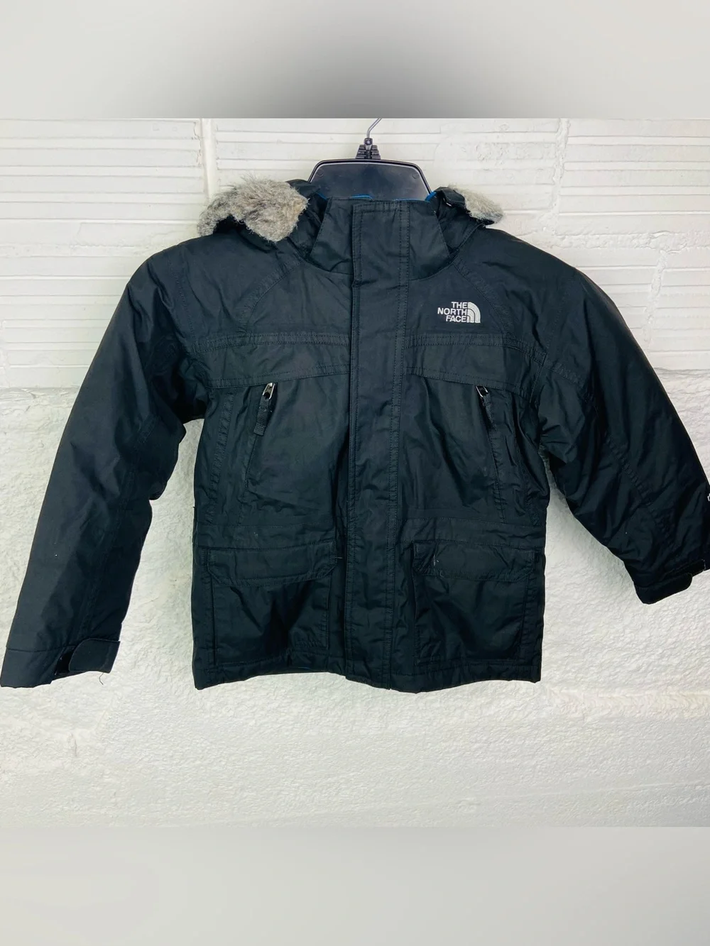 The North Face Black Kids Puffer Jacket with Faux Fur Hood Trim size 5